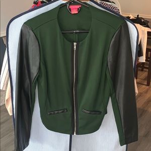 Leather sleeved jacket.